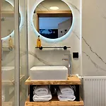 Alpen Hotel *