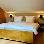 Hotel Alpen *