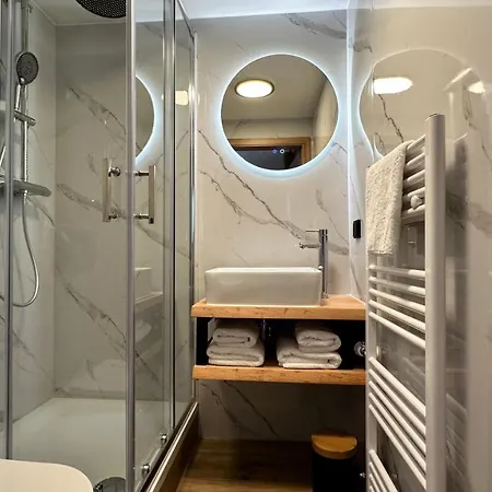 Alpen Ξενοδοχείο *