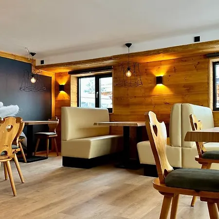 Ξενοδοχείο Alpen