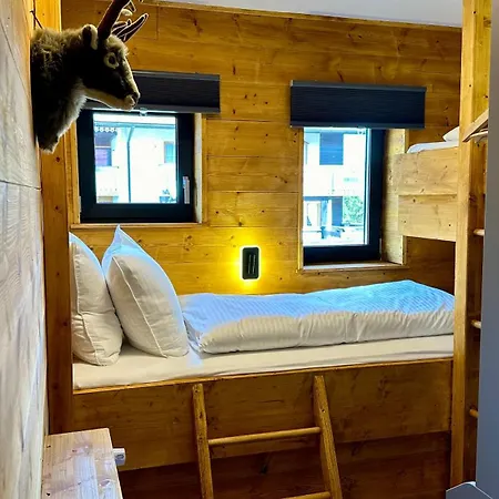 Hotel Alpen *