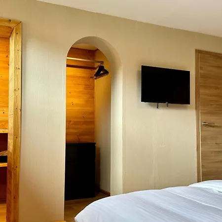 Hotel Alpen *
