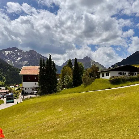 Alpen فندق ريزلرن
